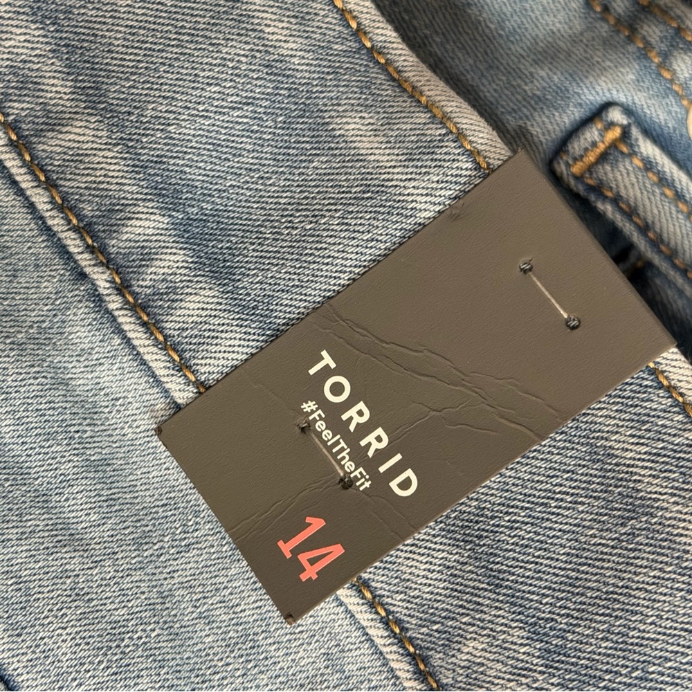 torrid Medium Blue Denim Bombshell Wide Leg Ankle Crop Jeans sz 14 - Picture 9 of 12